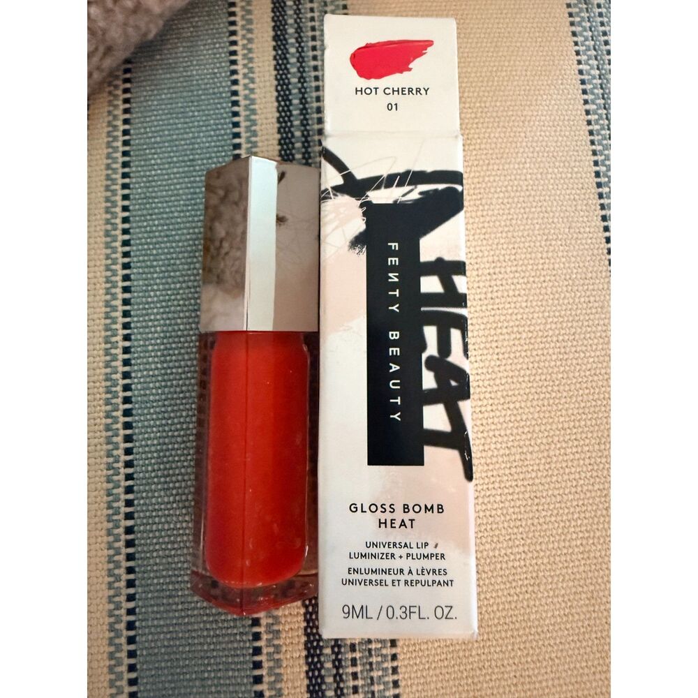 NIB Fenty Beauty Gloss Bomb Heat Universal Lip Luminizer + Plumper in Hot Cherry
